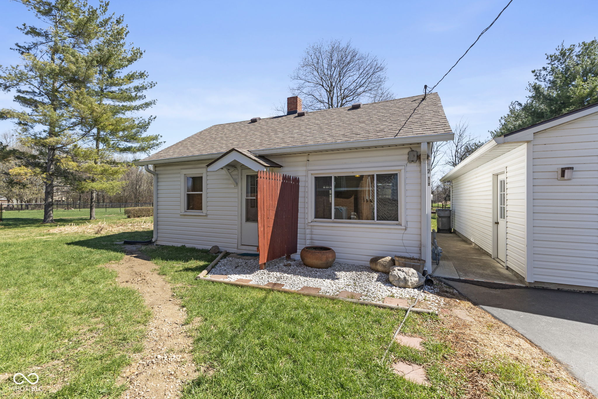 2267 South Hunter Road Indianapolis, IN 46239 - Photo 5 of 54 Gallery Image 5