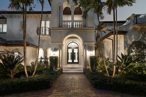 $6,995,000 | 2002 Northwest 4th Avenue, Delray Beach, FL 33444