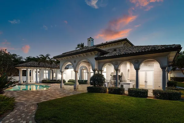 $6,995,000 | 2002 Northwest 4th Avenue, Delray Beach, FL 33444