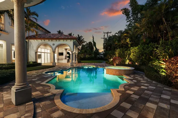 $6,995,000 | 2002 Northwest 4th Avenue, Delray Beach, FL 33444