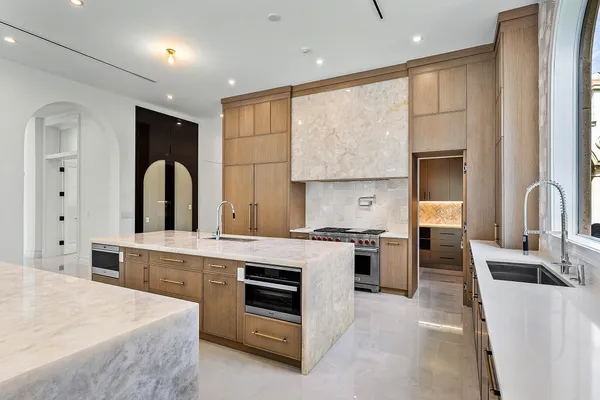 $6,995,000 | 2002 Northwest 4th Avenue, Delray Beach, FL 33444