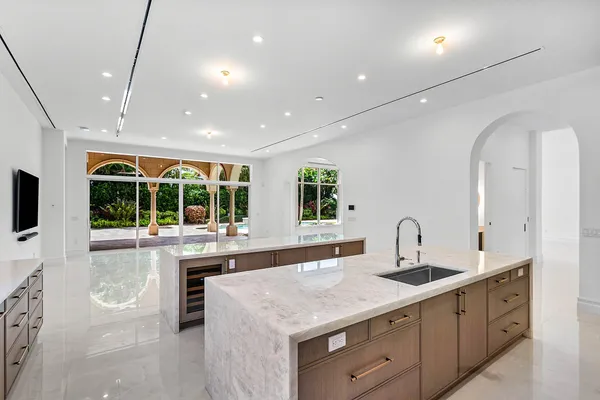 $6,995,000 | 2002 Northwest 4th Avenue, Delray Beach, FL 33444