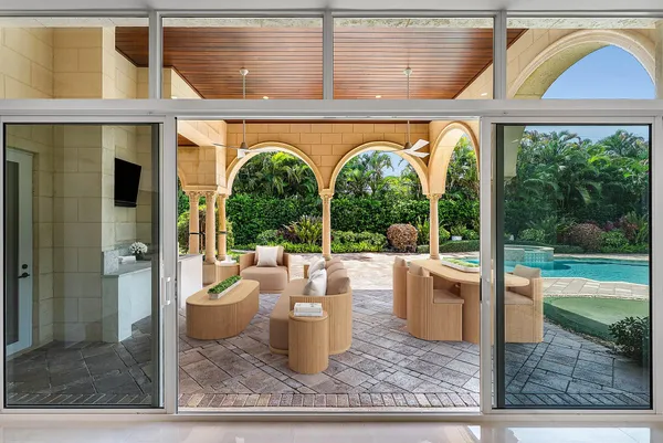 $6,995,000 | 2002 Northwest 4th Avenue, Delray Beach, FL 33444