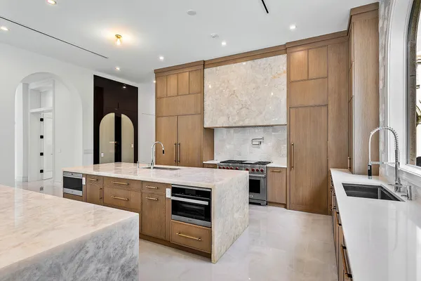 $6,995,000 | 2002 Northwest 4th Avenue, Delray Beach, FL 33444