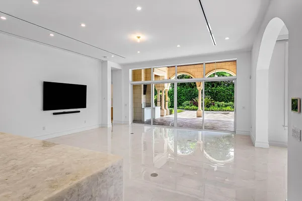 $6,995,000 | 2002 Northwest 4th Avenue, Delray Beach, FL 33444