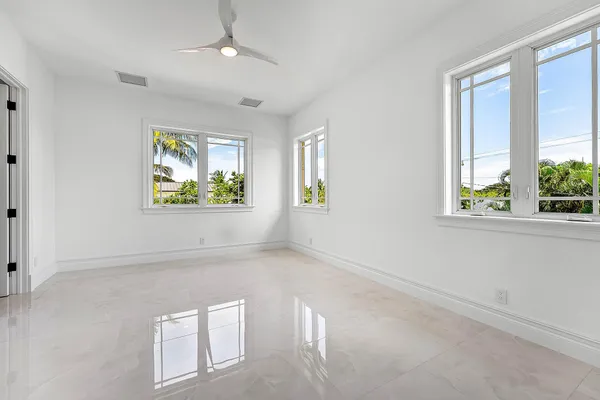 $6,995,000 | 2002 Northwest 4th Avenue, Delray Beach, FL 33444