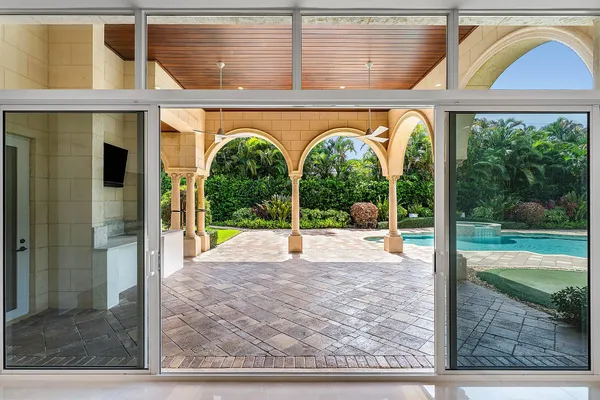 $6,995,000 | 2002 Northwest 4th Avenue, Delray Beach, FL 33444