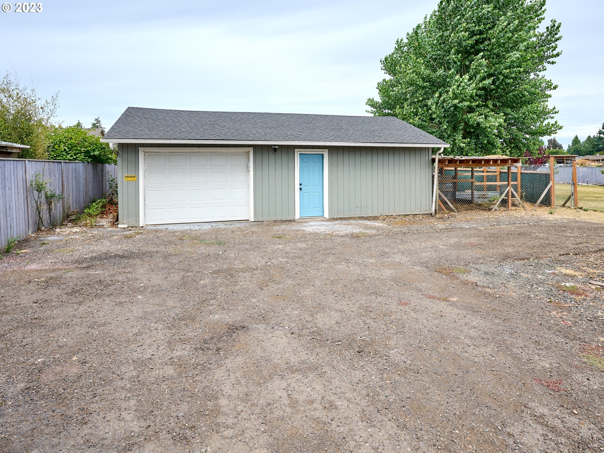 1185 Cordon Road Northeast Salem, OR 97317 - Photo 10 of 15 a house with a outdoor space