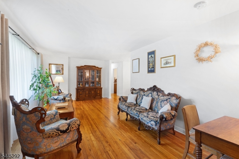1280 Oxford Road Bridgewater, NJ 08807 - Photo 5 of 35