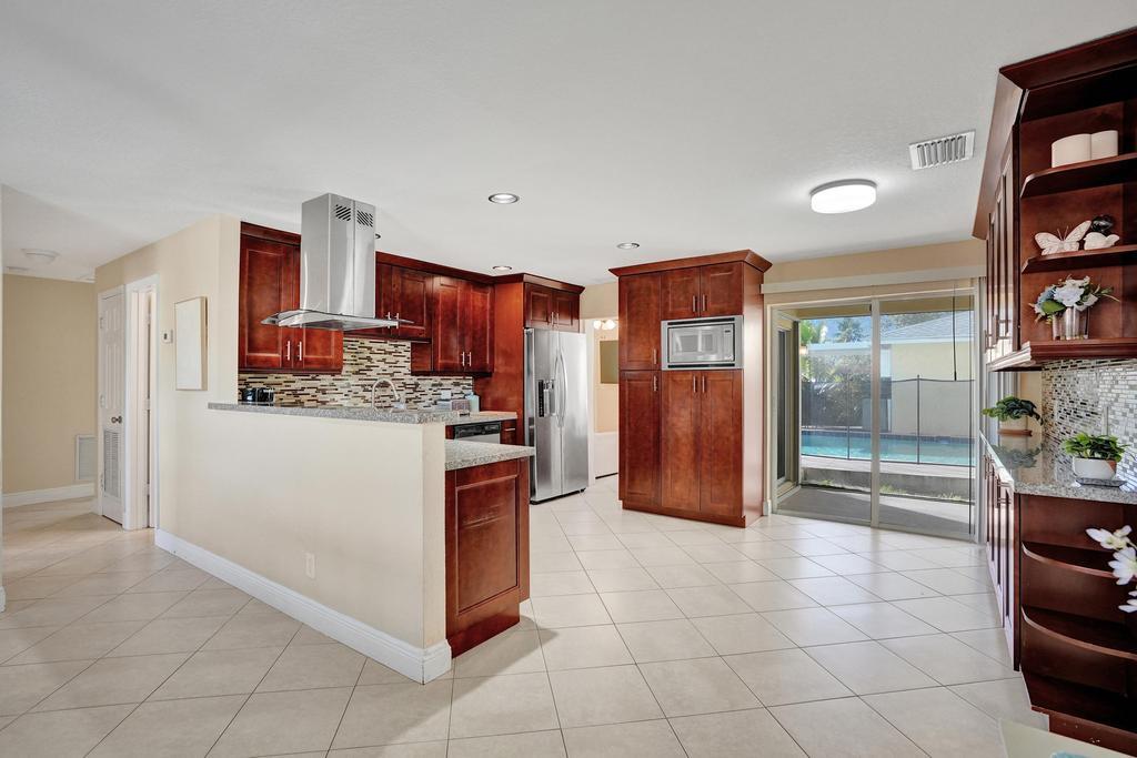 740 Buttonwood Road North Palm Beach, FL 33408 - Photo 7 of 44 DSC07991