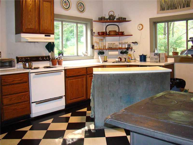 164 Friendship Road Waldoboro, ME 04572 - Photo 2 of 10 Kitchen.