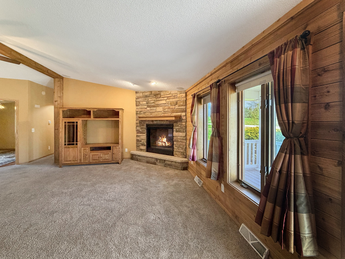24-134 Hidden Ranch Drive Shannon, IL 61078 - Photo 8 of 41