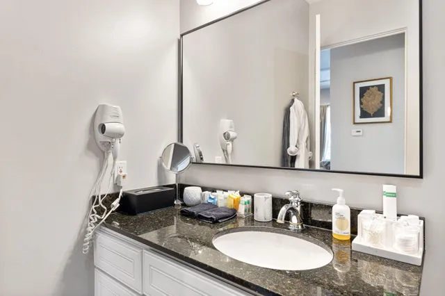 $335,950 | 50750 Santa Rosa Plaza, Unit 6, La Quinta, CA 92253