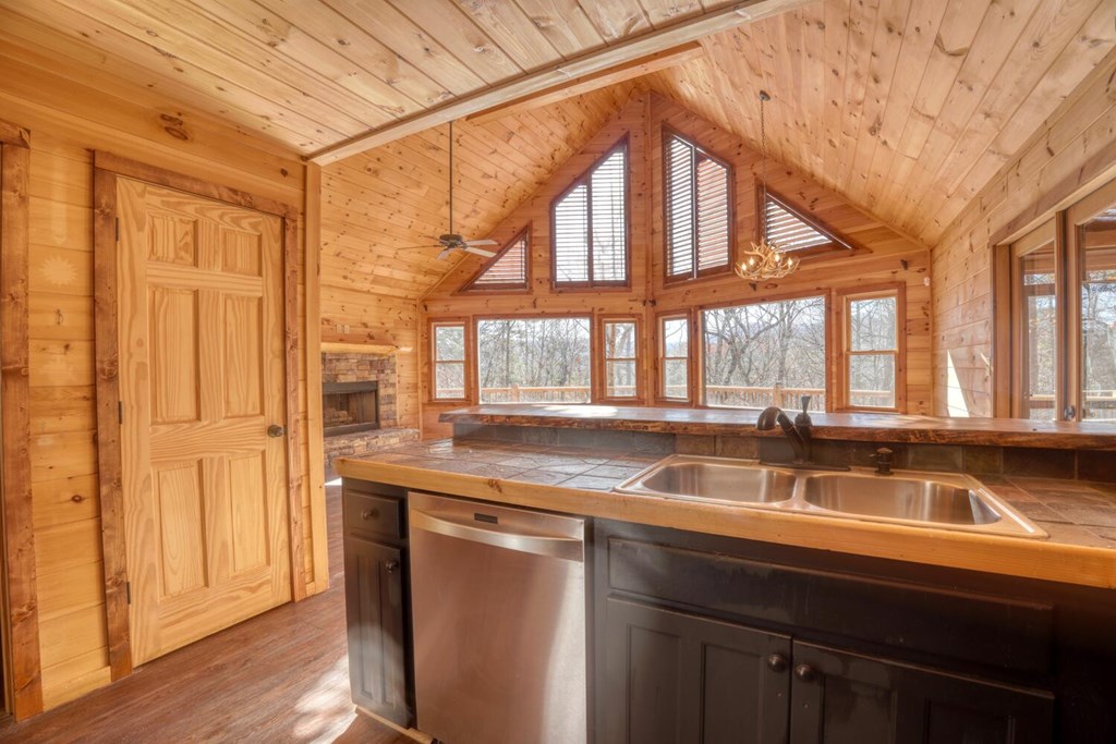 158 Whispering Pines Blue Ridge, GA 30513 - Photo 19 of 74 Gallery Image 19