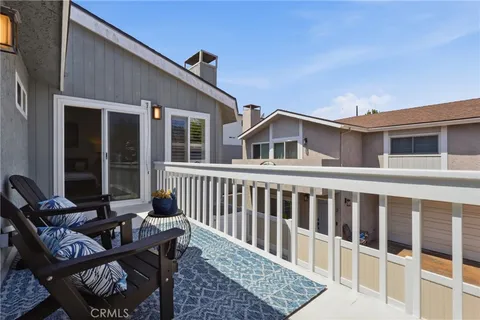 $1,075,000 | 2704 Nelson Avenue, Unit C, Redondo Beach, CA 90278