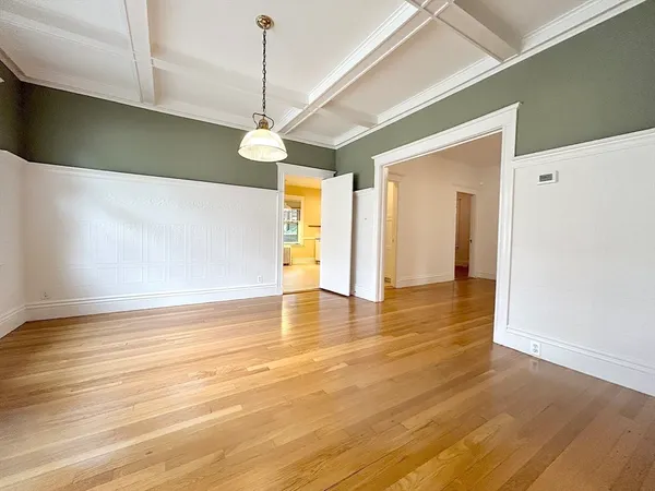 $5,500 | 82 Stearns Road, Unit 2, Brookline, MA 02446