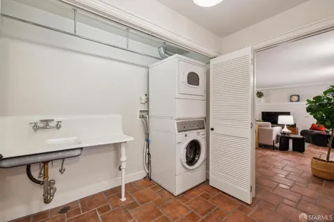 $1,950,000 | 95 Pinehurst Way, San Francisco, CA 94127