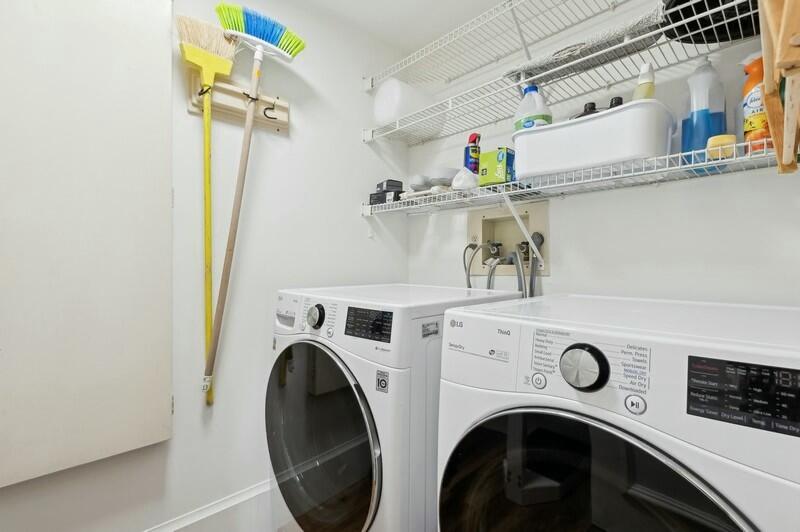 300 Southeast 5th Avenue, Unit 6010 Boca Raton, FL 33432 - Photo 17 of 34 Laundry