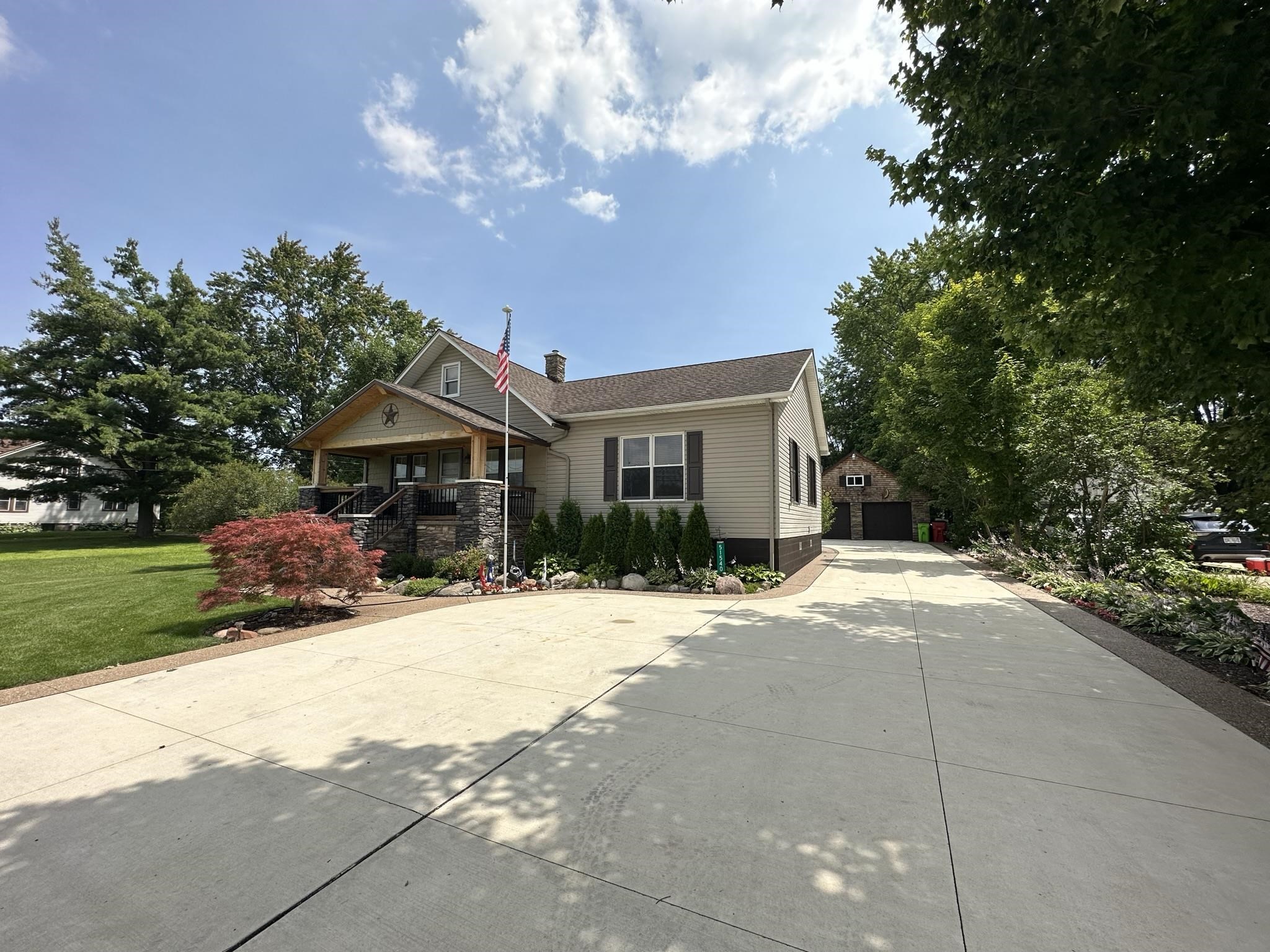 51540 Fairchild Road New Baltimore, MI 48051 - Photo 6 of 53 50116436-5.JPG