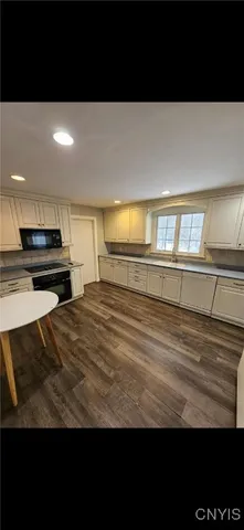 $2,300 | 245 Pratt Street, Watertown, NY 13601