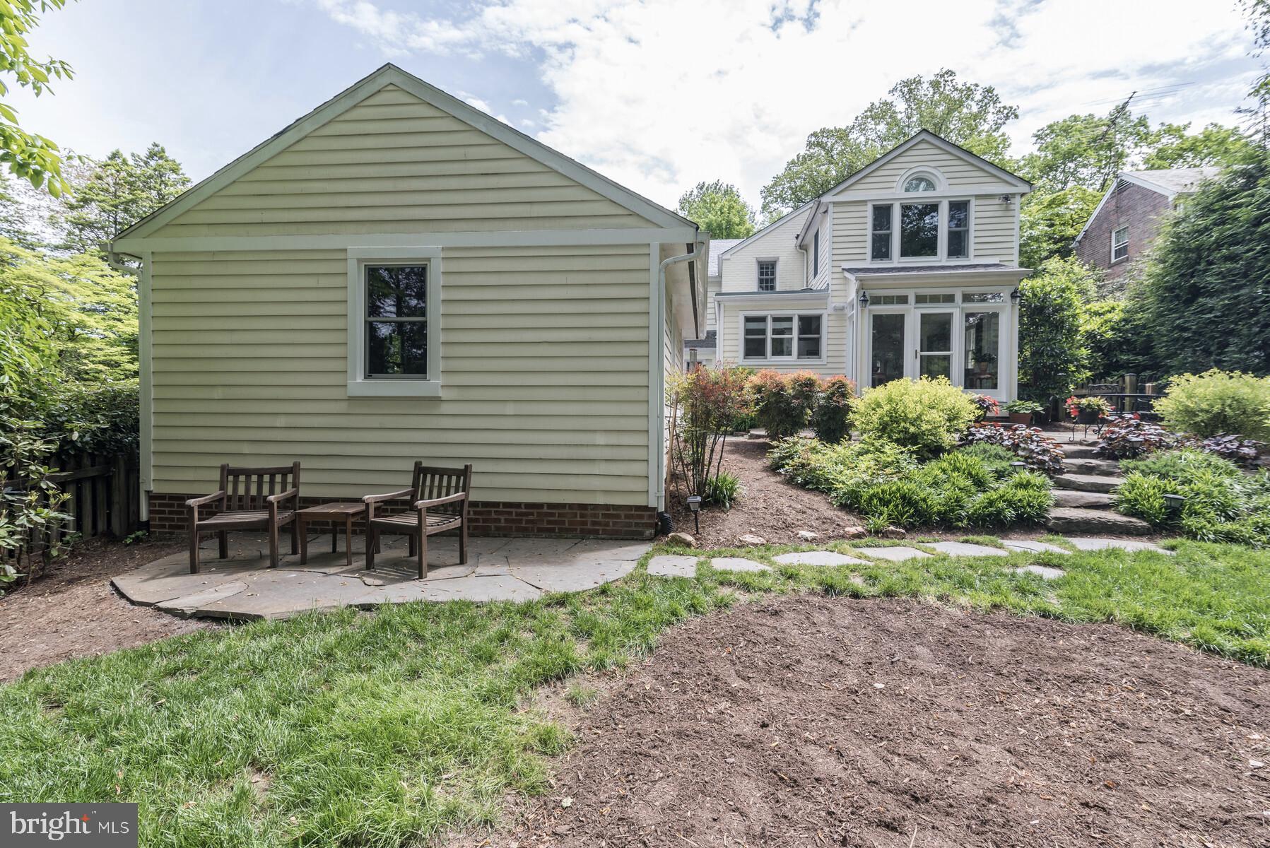 6002 Cobalt Road Bethesda, MD 20816 - Photo 8 of 38 Gallery Image 8