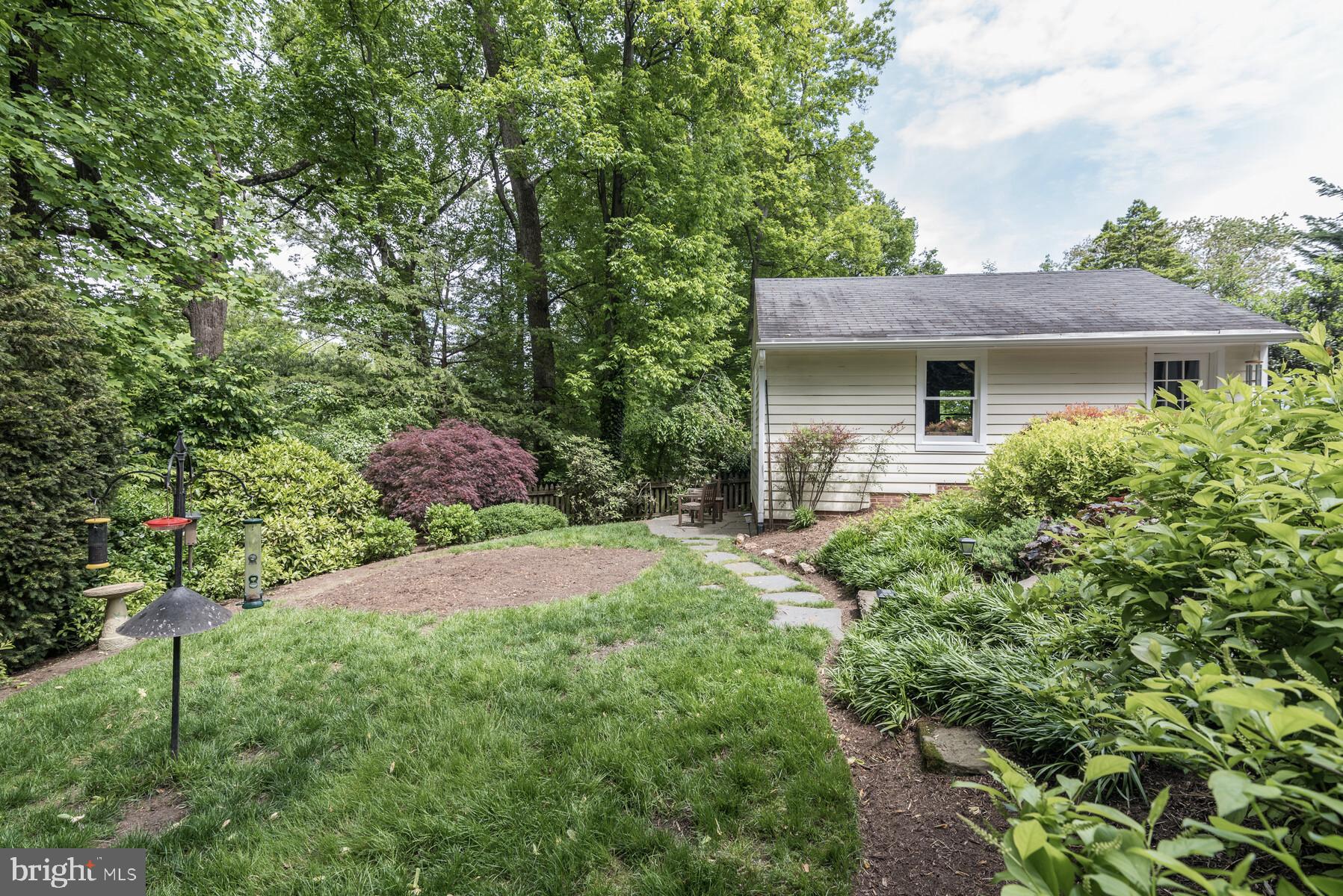 6002 Cobalt Road Bethesda, MD 20816 - Photo 9 of 38 Gallery Image 9