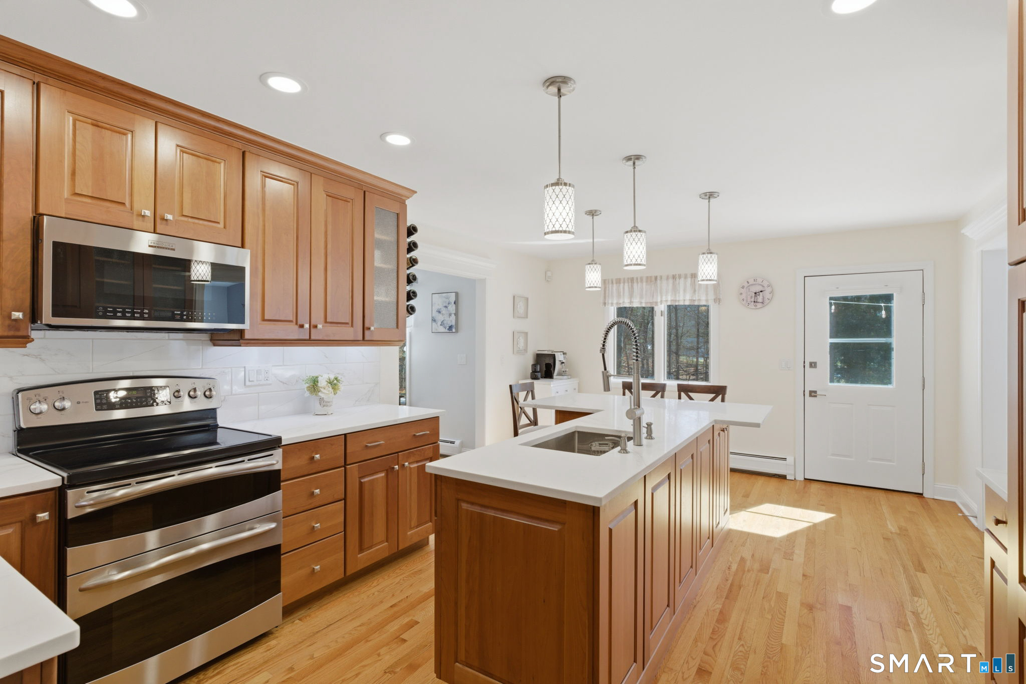 45 Indian Hill Road Farmington, CT 06032 - Photo 8 of 38