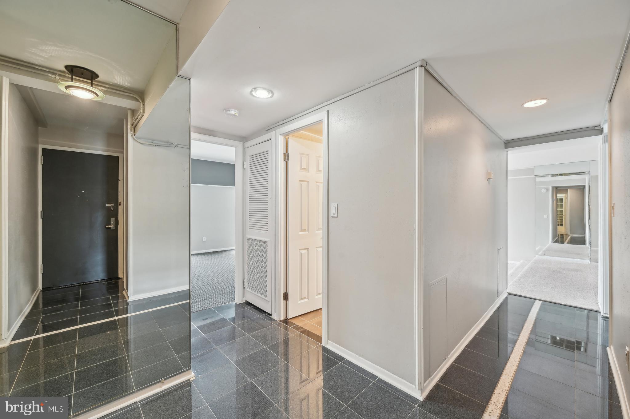 3601 Clarks Lane, Unit 424 Baltimore, MD 21215 - Photo 2 of 38 Entrance