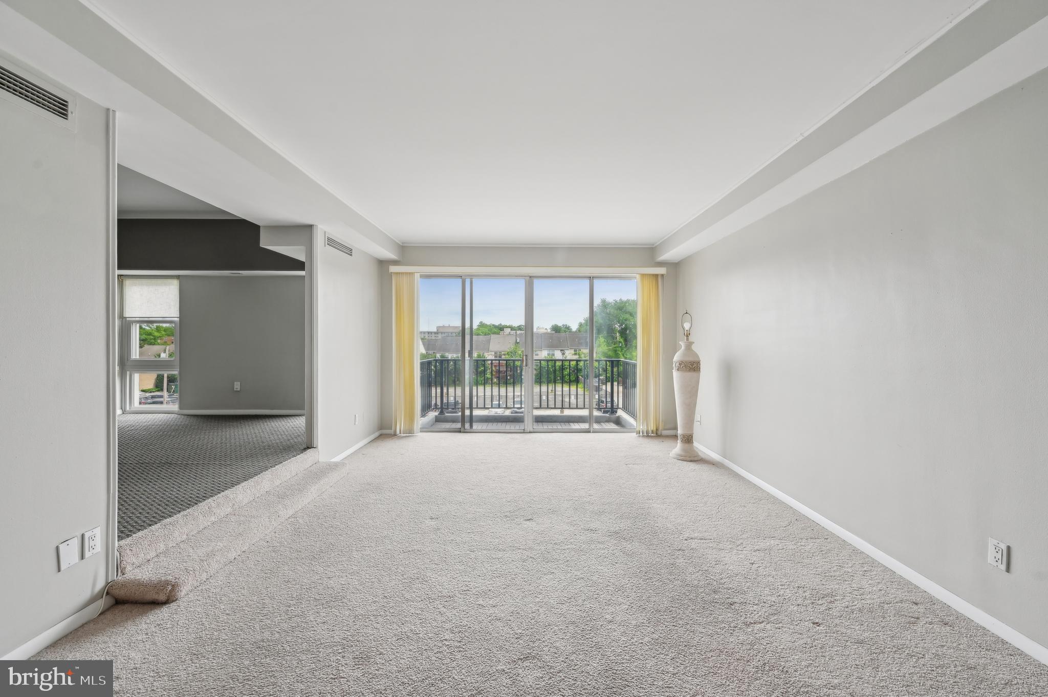 3601 Clarks Lane, Unit 424 Baltimore, MD 21215 - Photo 7 of 38 Living Room