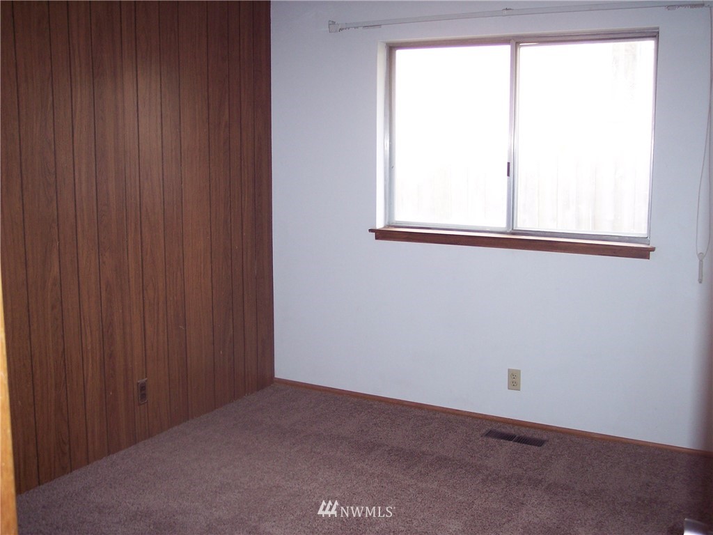 1912 Perry Avenue Bremerton, WA 98310 - Photo 15 of 20 Gallery Image 15
