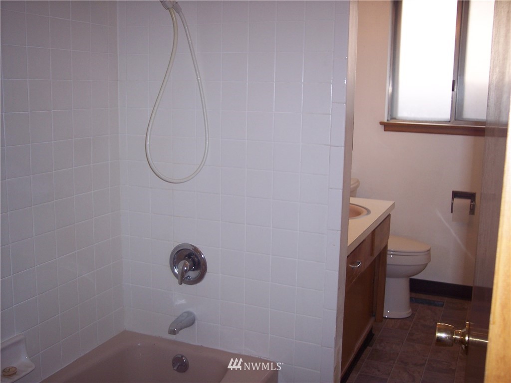 1912 Perry Avenue Bremerton, WA 98310 - Photo 17 of 20 Gallery Image 17