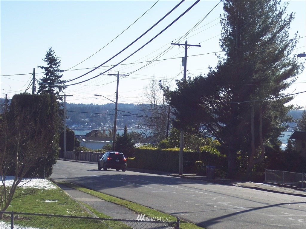 1912 Perry Avenue Bremerton, WA 98310 - Photo 3 of 20 Gallery Image 3