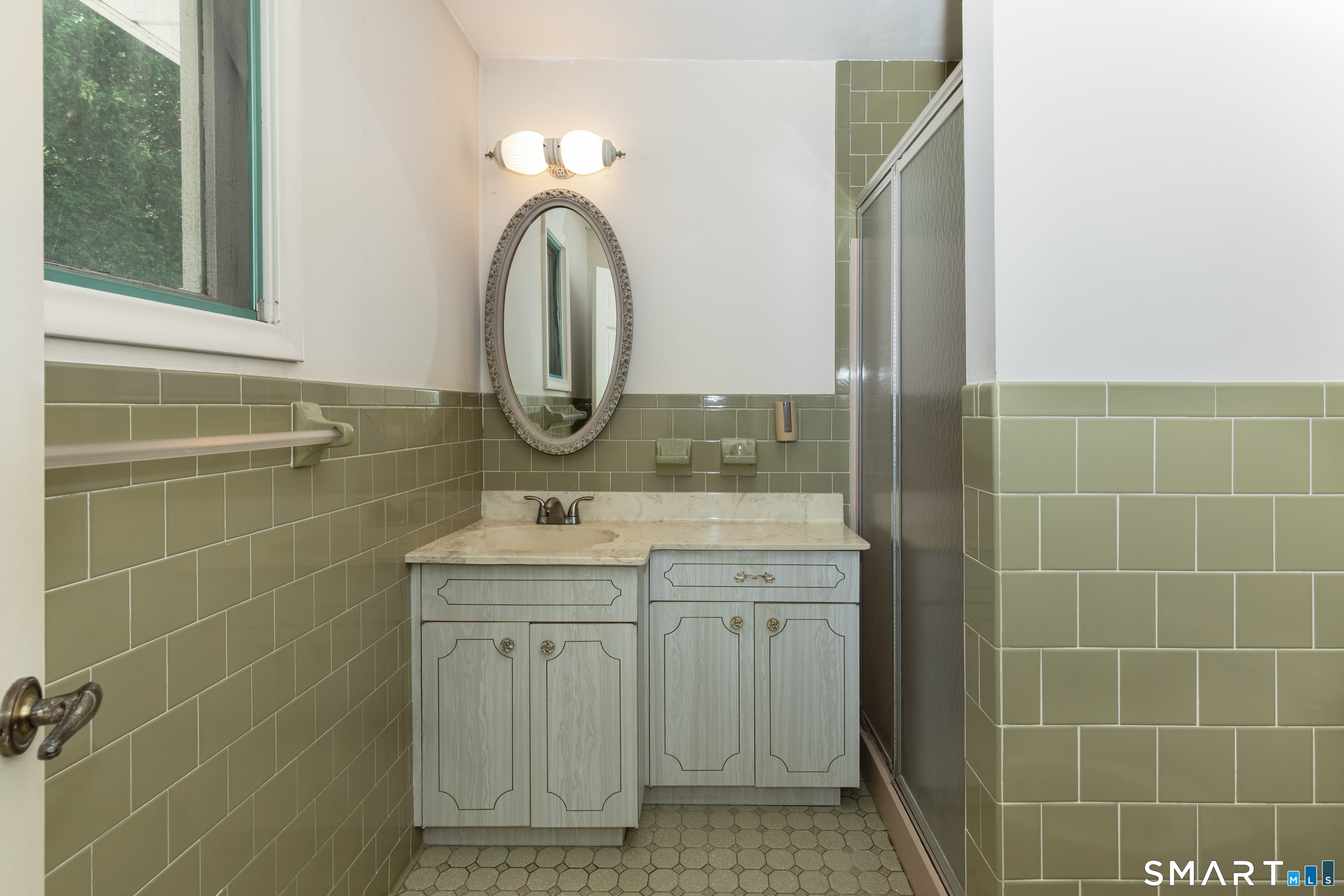 319 Maybrook Road Waterbury, CT 06708 - Photo 25 of 40