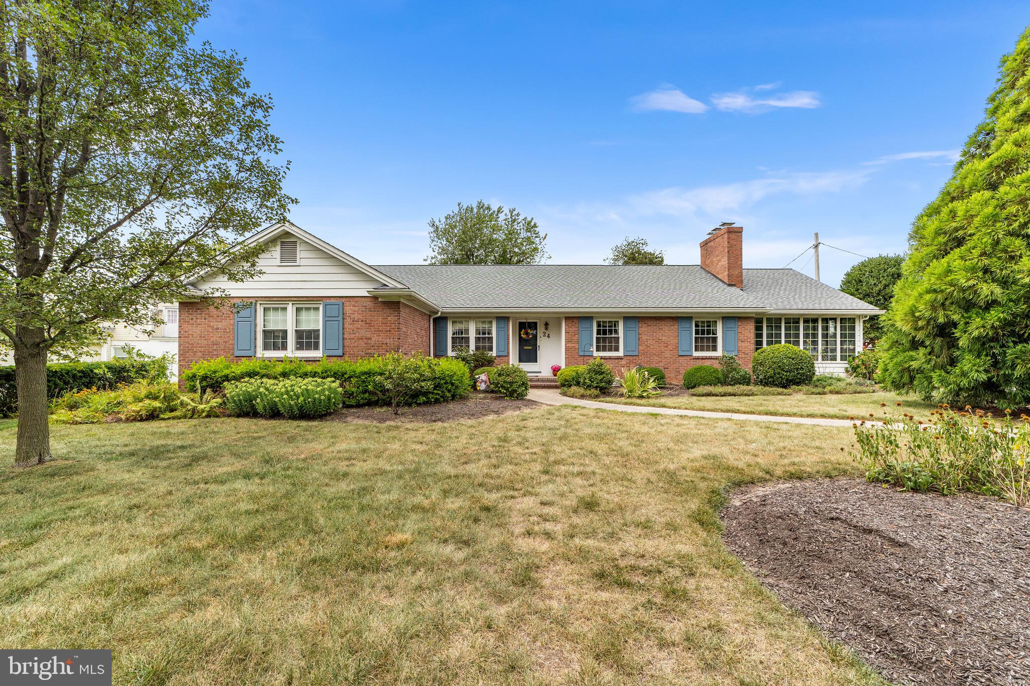 24 School Lane Carneys Point, NJ 08069 - Photo 1 of 31