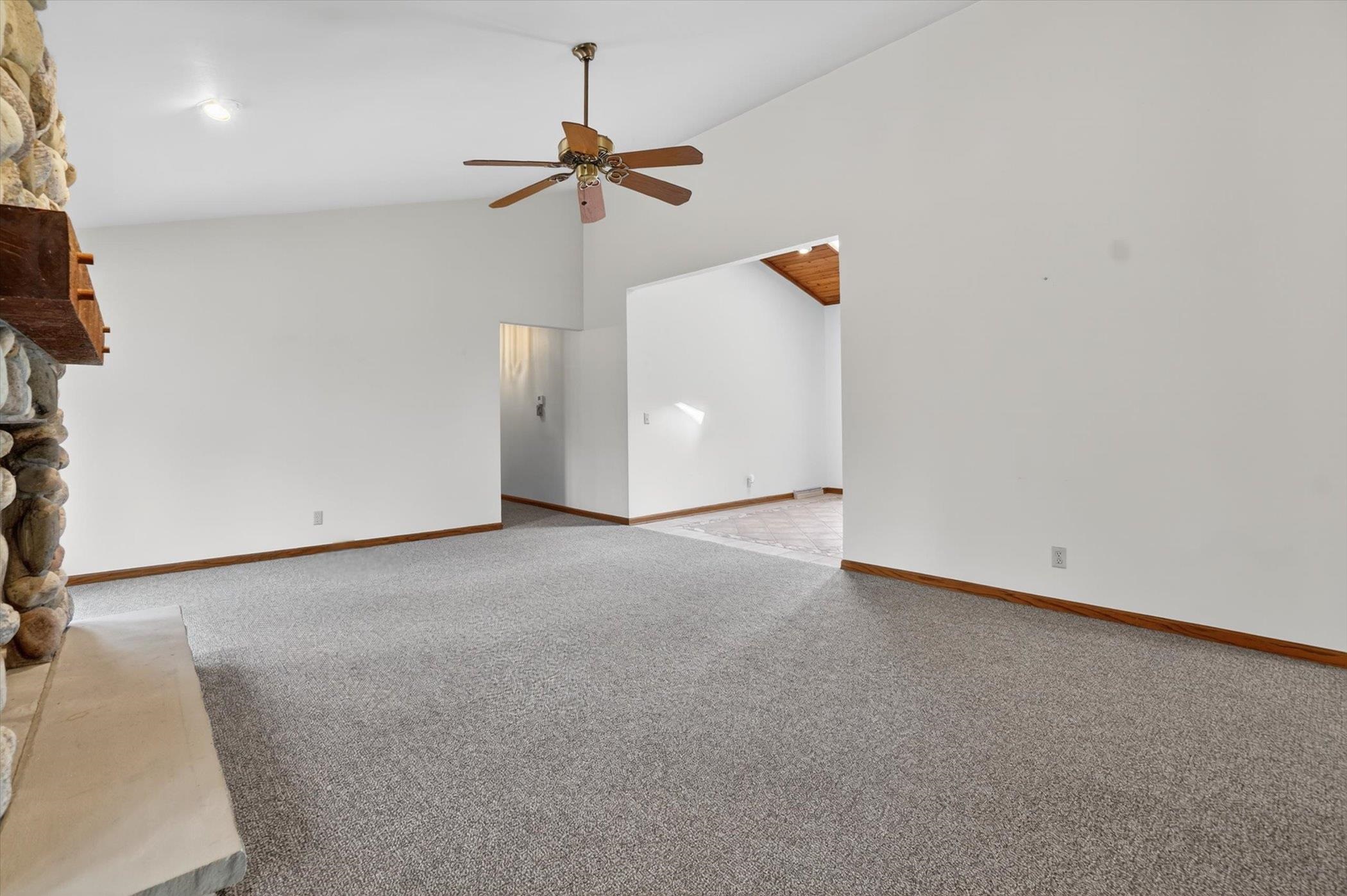 224 Deer Ridge Drive West Bend, WI 53095 - Photo 8 of 41
