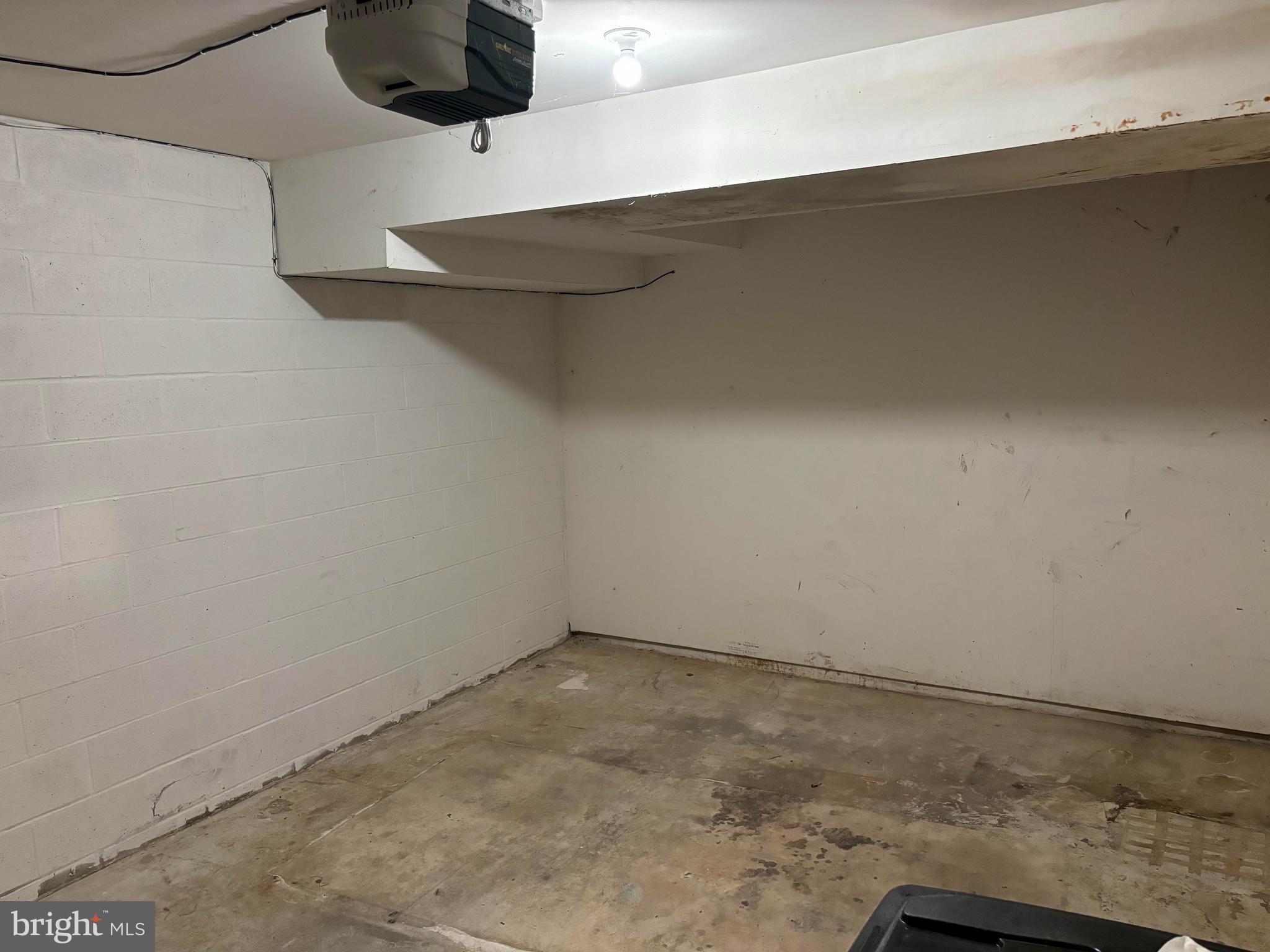 4628 Warren Tree Way Baltimore, MD 21229 - Photo 18 of 19 GARAGE