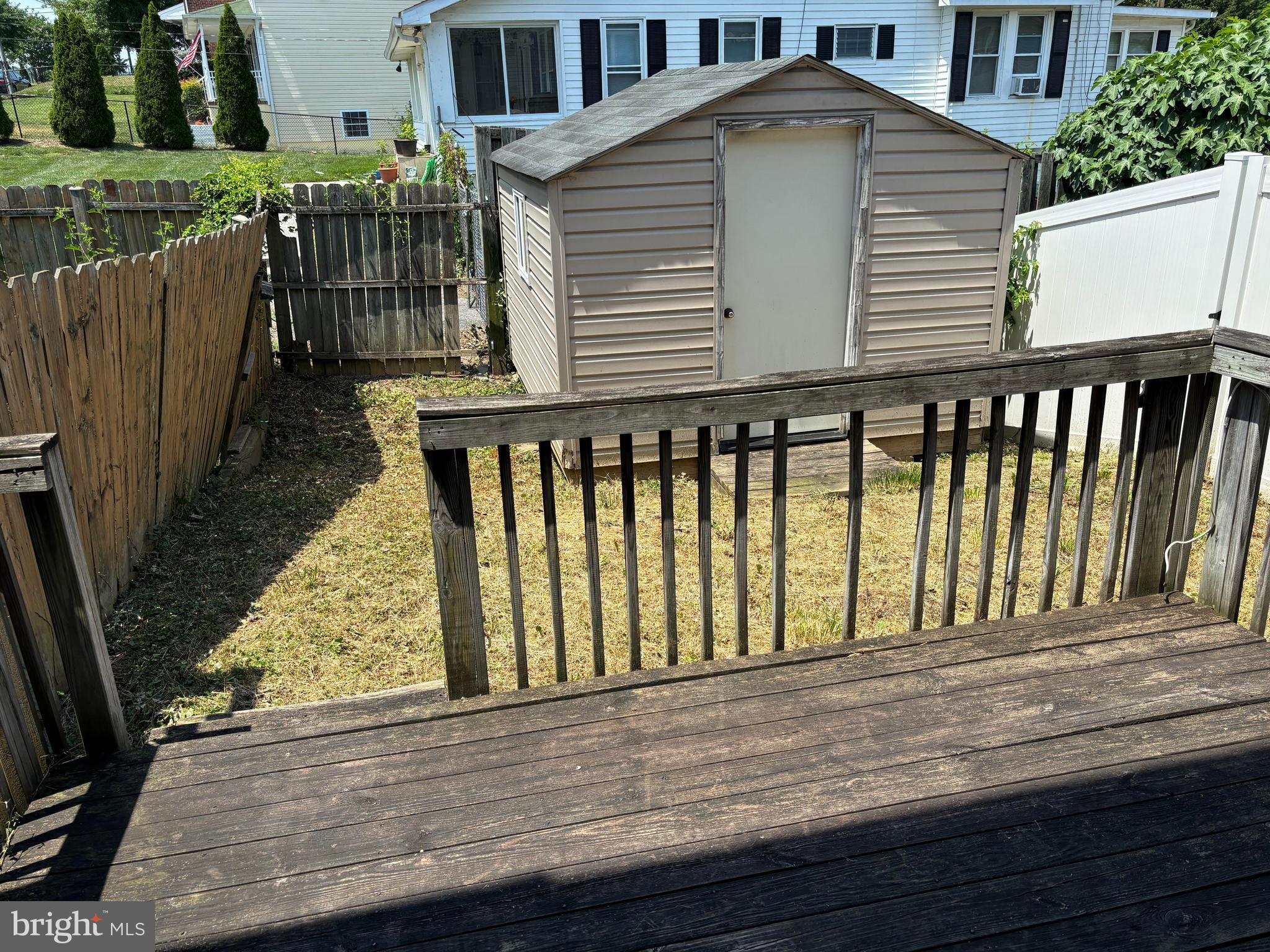 4628 Warren Tree Way Baltimore, MD 21229 - Photo 6 of 19 REAR YARD VIEW 2