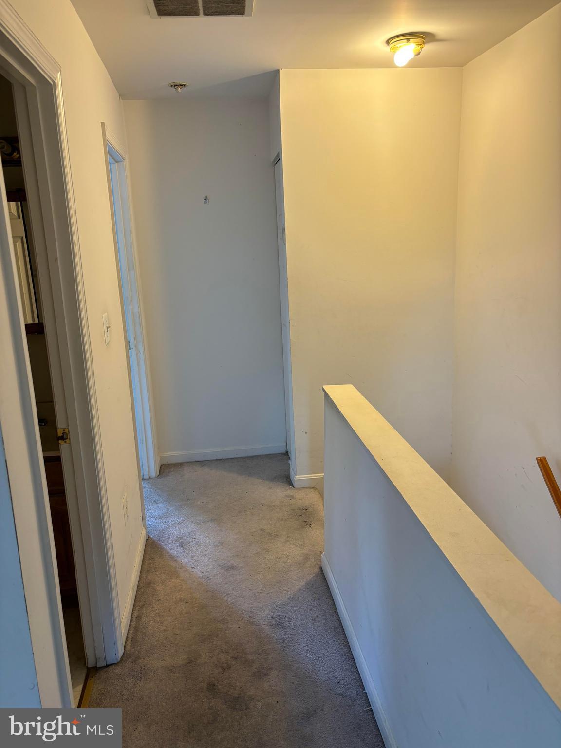 4628 Warren Tree Way Baltimore, MD 21229 - Photo 9 of 19 UPPER LEVEL HALLWAY