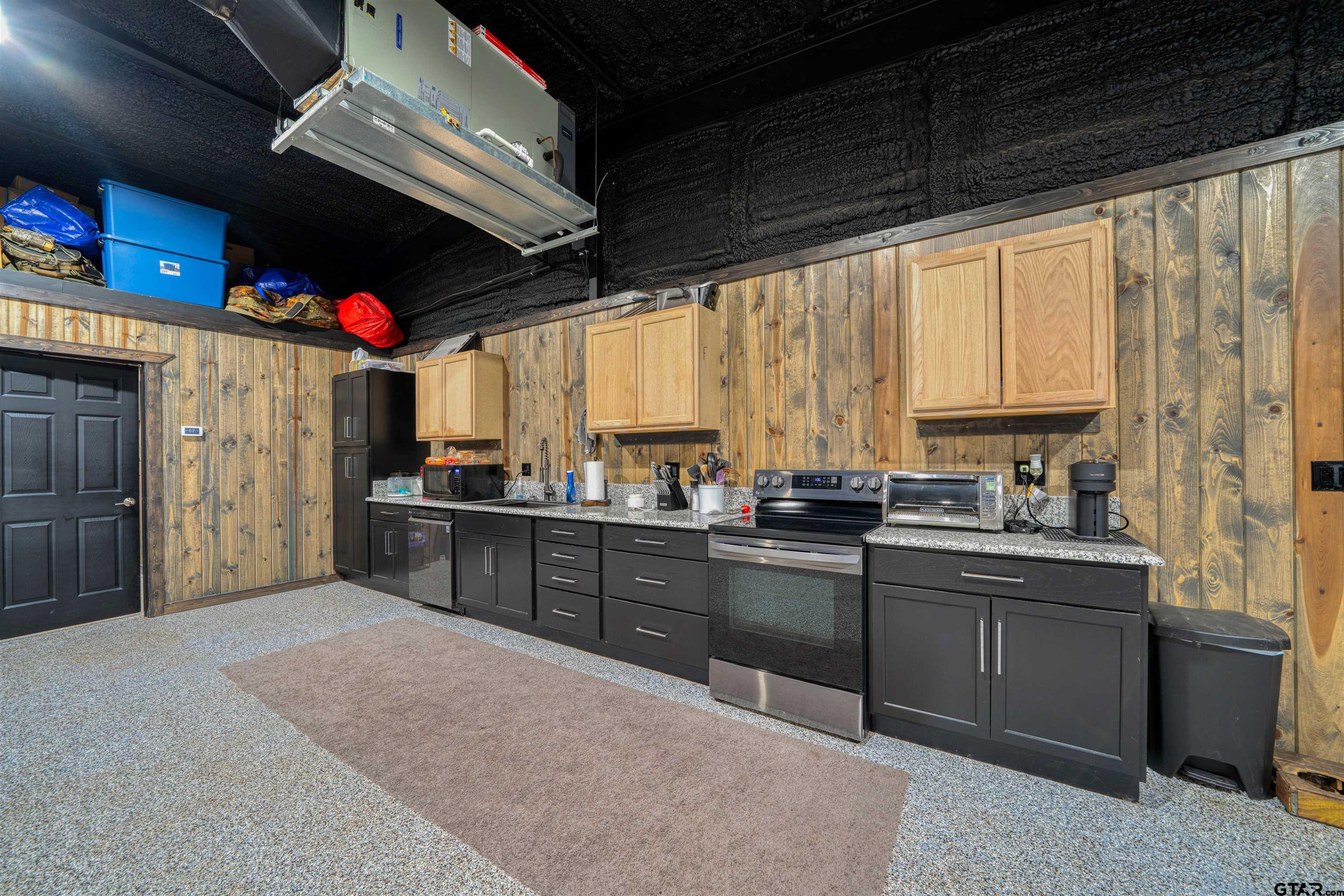121 Oak Hl Road Kilgore, TX 75662 - Photo 7 of 27 Gallery Image 7