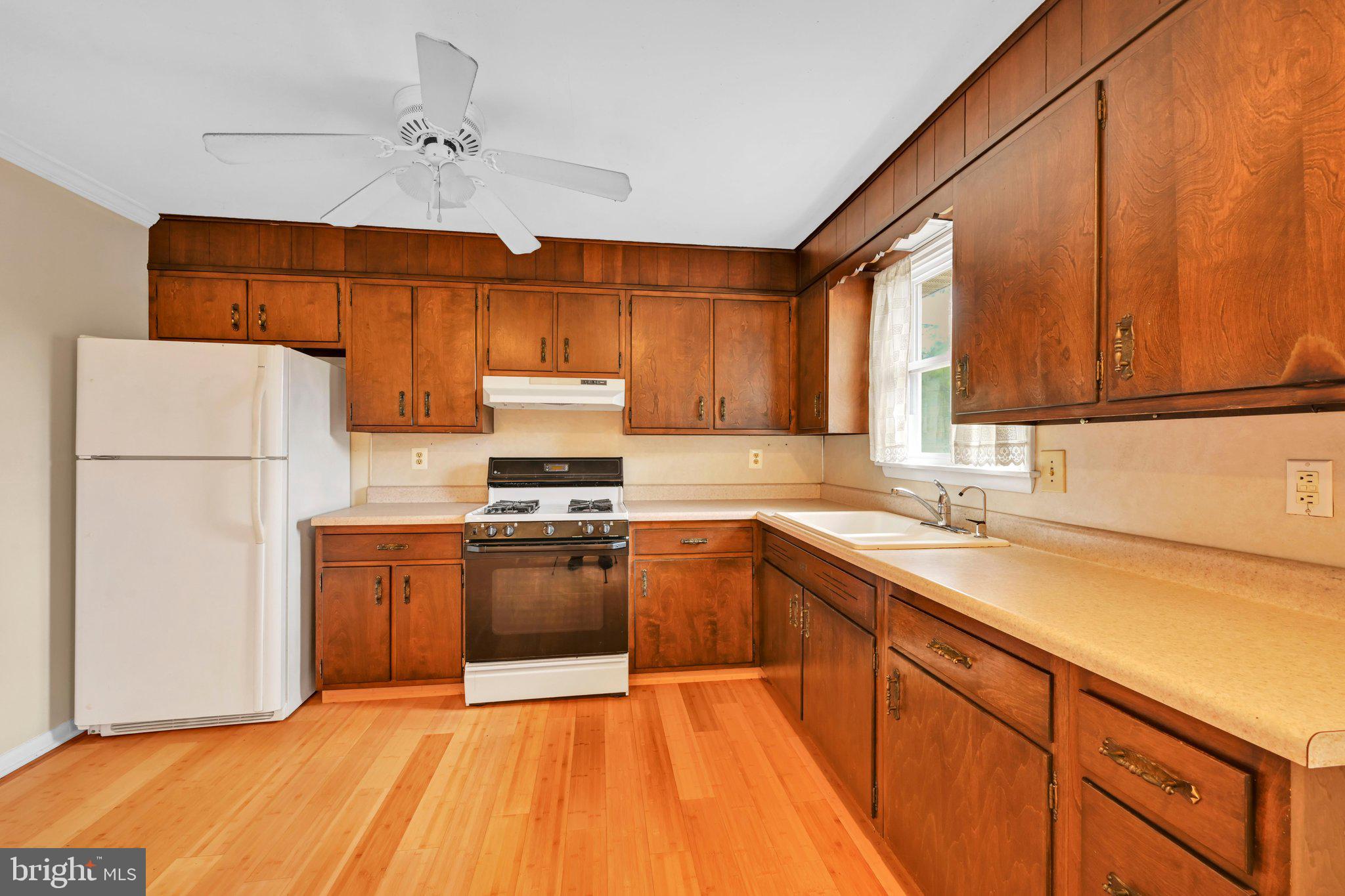 729 Lititz Road Manheim, PA 17545 - Photo 10 of 36 Kitchen