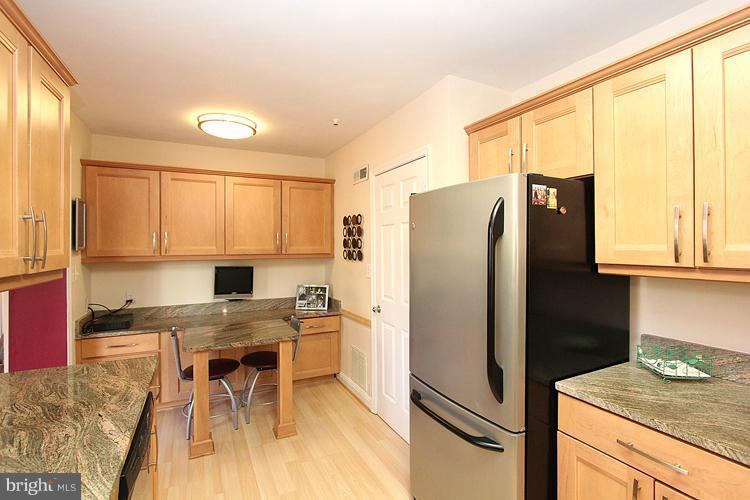 6509 Goldsboro Road Bethesda, MD 20817 - Photo 18 of 30 Breakfast Area