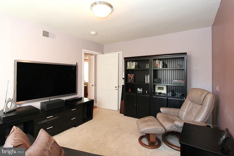 6509 Goldsboro Road Bethesda, MD 20817 - Photo 19 of 30 Bedroom or Den