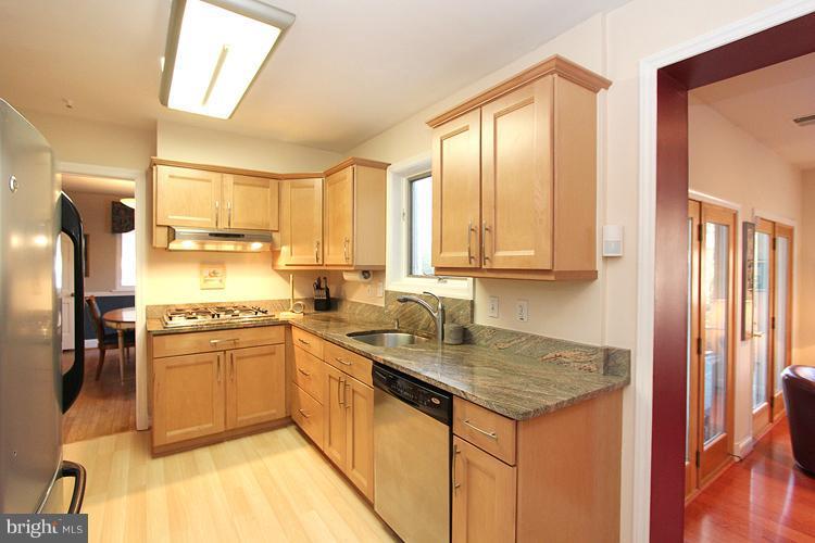 6509 Goldsboro Road Bethesda, MD 20817 - Photo 21 of 30 Kitchen