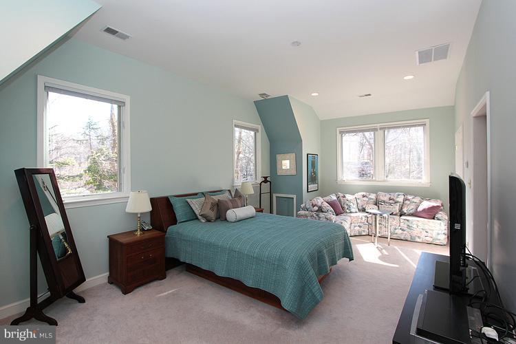 6509 Goldsboro Road Bethesda, MD 20817 - Photo 9 of 30 Bedroom (Master)