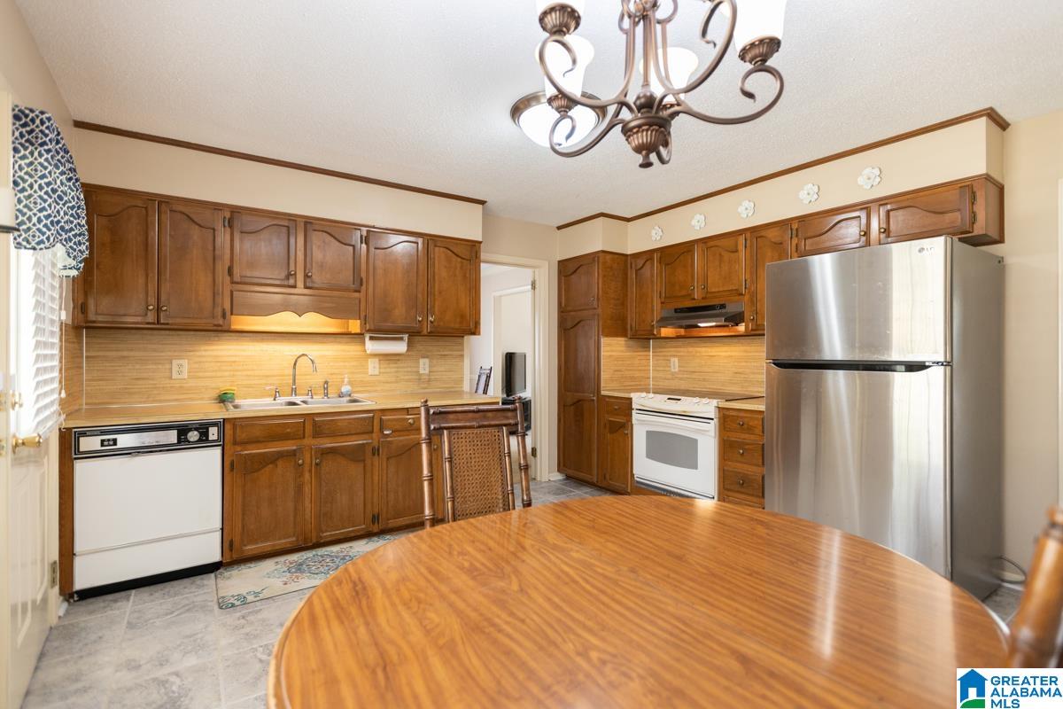 5122 Colonial Park Road Birmingham, AL 35242 - Photo 11 of 36