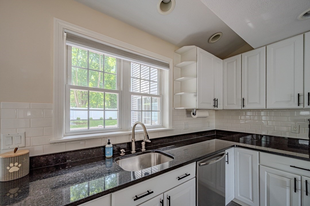 10 Richards Road Weymouth, MA 02189 - Photo 12 of 40
