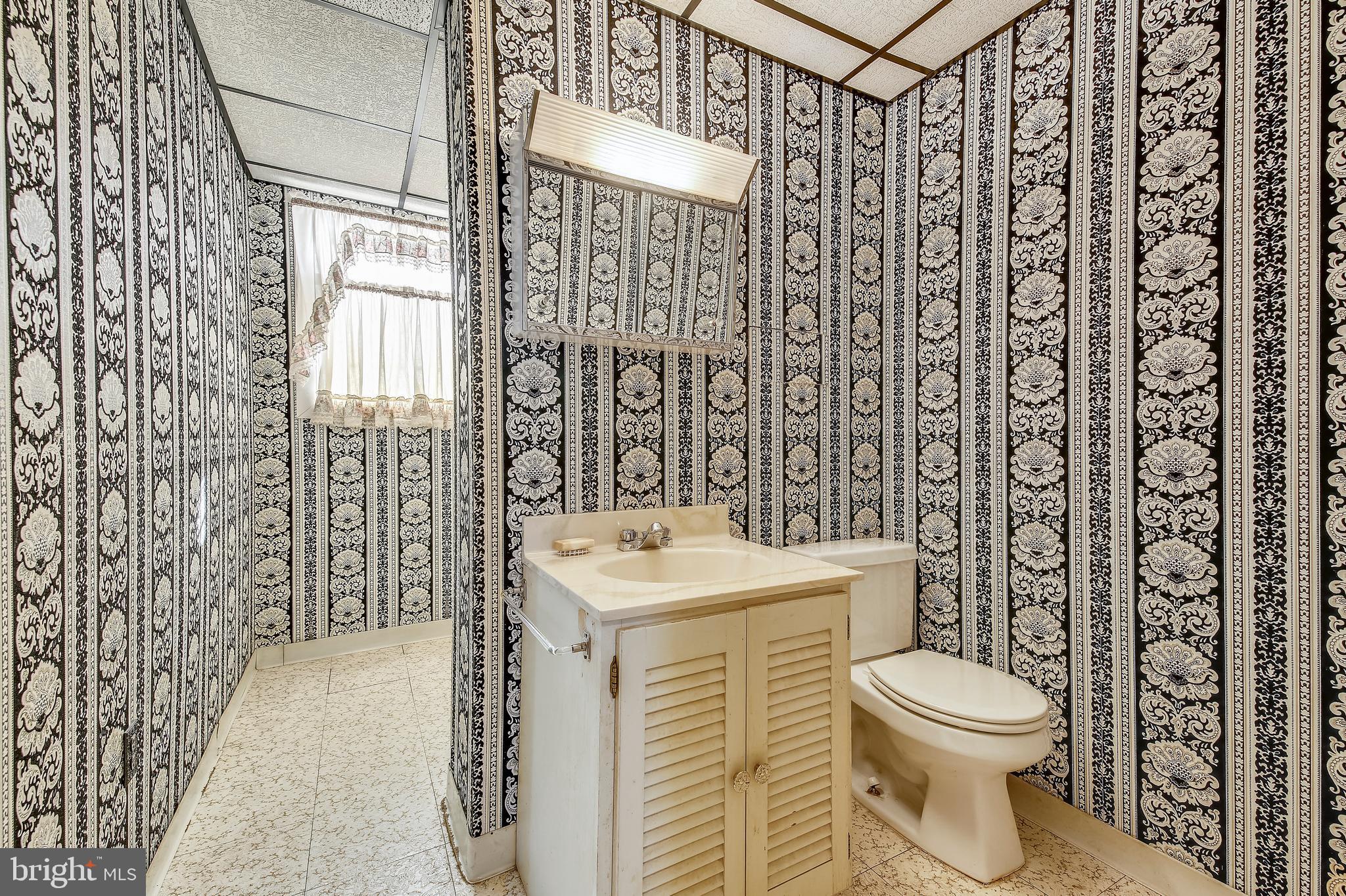 8904 Mark Place Laurel, MD 20708 - Photo 4 of 12 Gallery Image 4