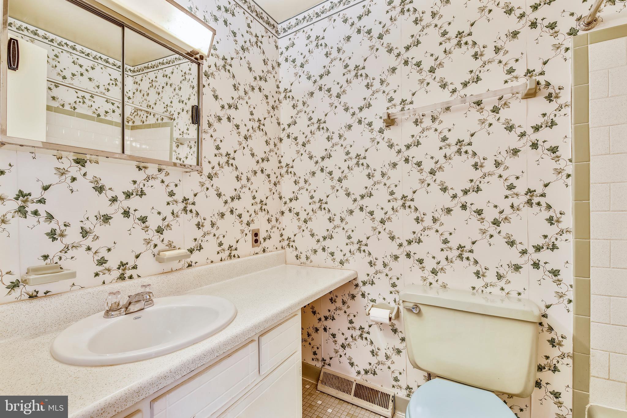 8904 Mark Place Laurel, MD 20708 - Photo 7 of 12 Gallery Image 7
