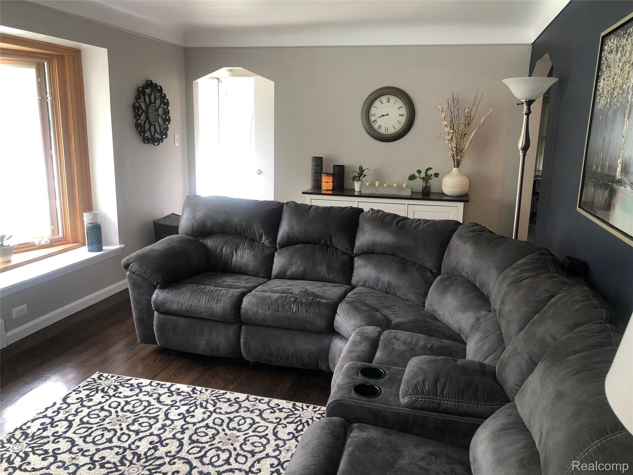 15759 Champaign Road Allen Park, MI 48101 - Photo 15 of 44 504F1642-A6C9-40CF-A045-30E7690136BE.jpeg