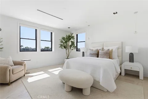 $6,490,000 | 17007 Edgewater Lane, Huntington Beach, CA 92649